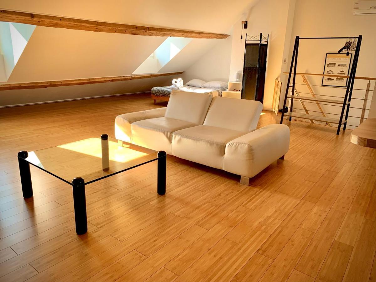 Les Fabuleux Appartements Du Coeur De Ville - Place Victor Hugo Besançon Dış mekan fotoğraf