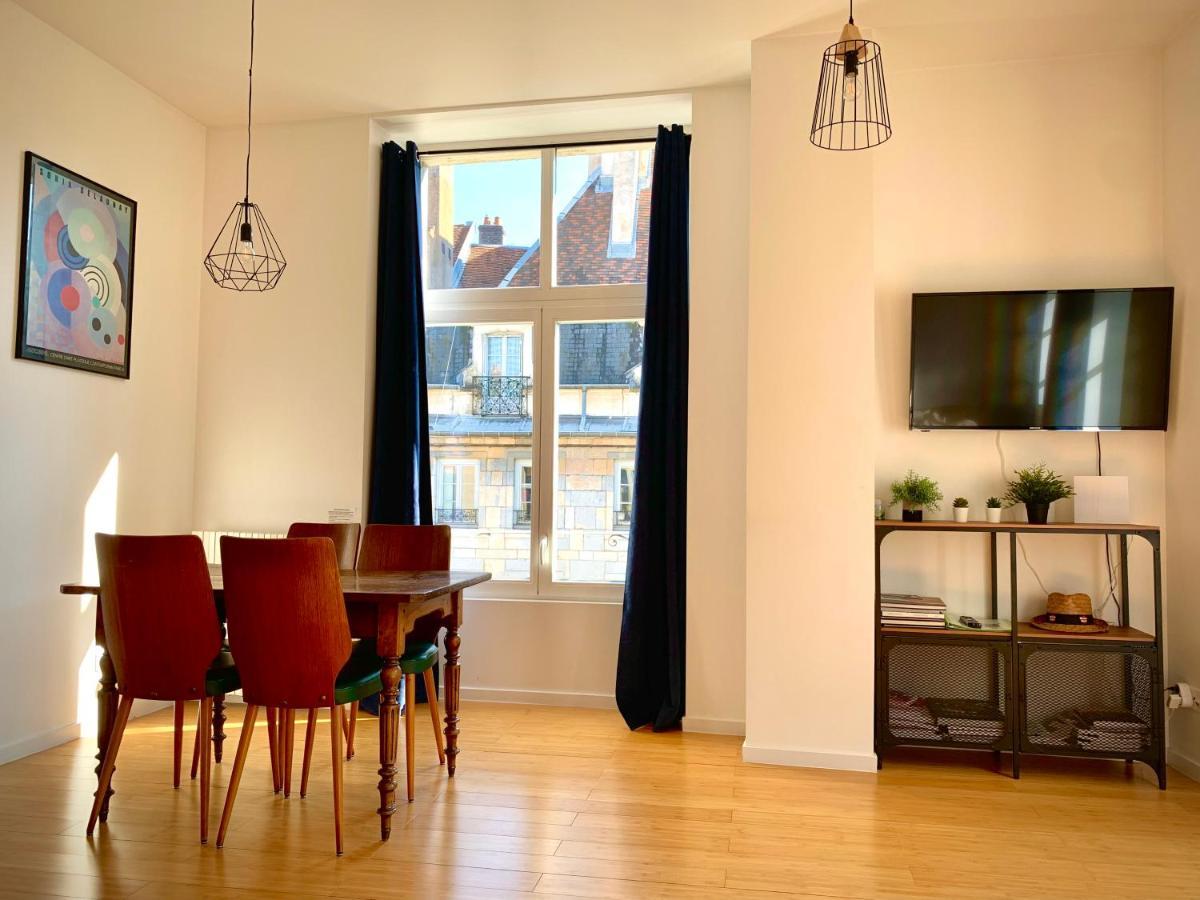 Les Fabuleux Appartements Du Coeur De Ville - Place Victor Hugo Besançon Dış mekan fotoğraf