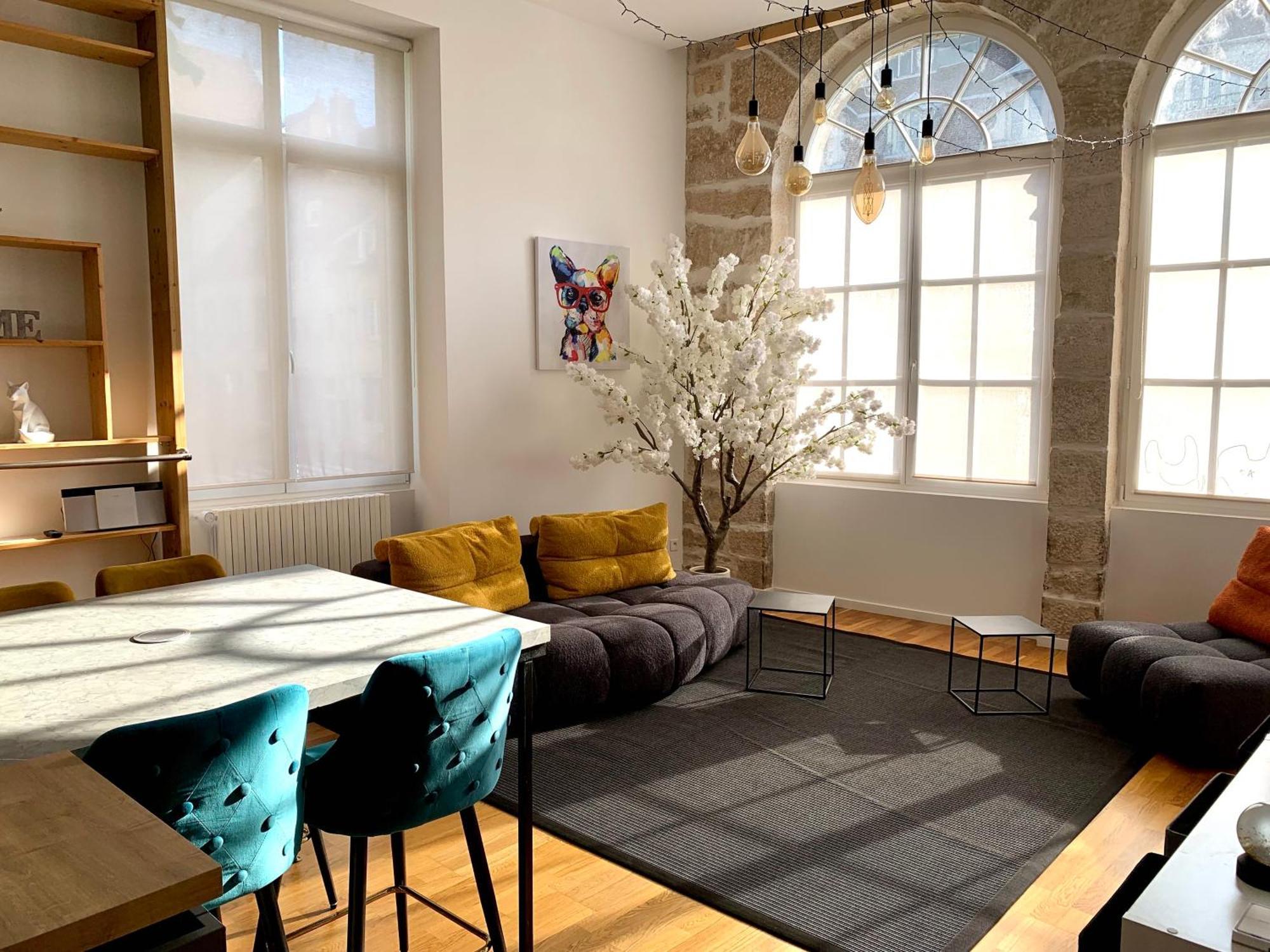 Les Fabuleux Appartements Du Coeur De Ville - Place Victor Hugo Besançon Dış mekan fotoğraf