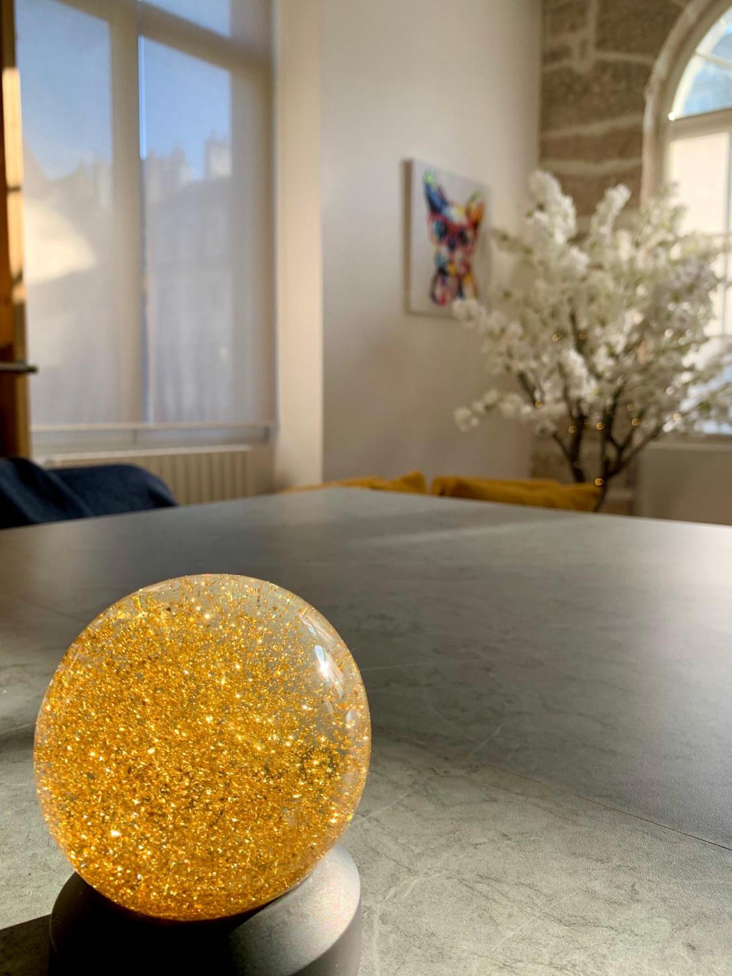 Les Fabuleux Appartements Du Coeur De Ville - Place Victor Hugo Besançon Dış mekan fotoğraf